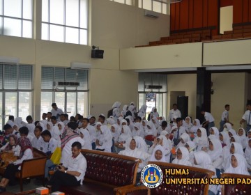 Kunjungan SMA Semen Padang
